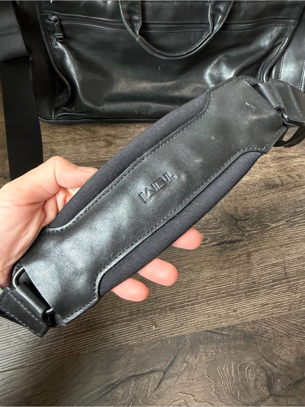 TUMI Black Leather Men’s Briefcase Shoulder Bag - Picture 5 of 15